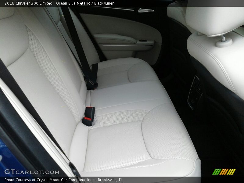 Ocean Blue Metallic / Black/Linen 2018 Chrysler 300 Limited