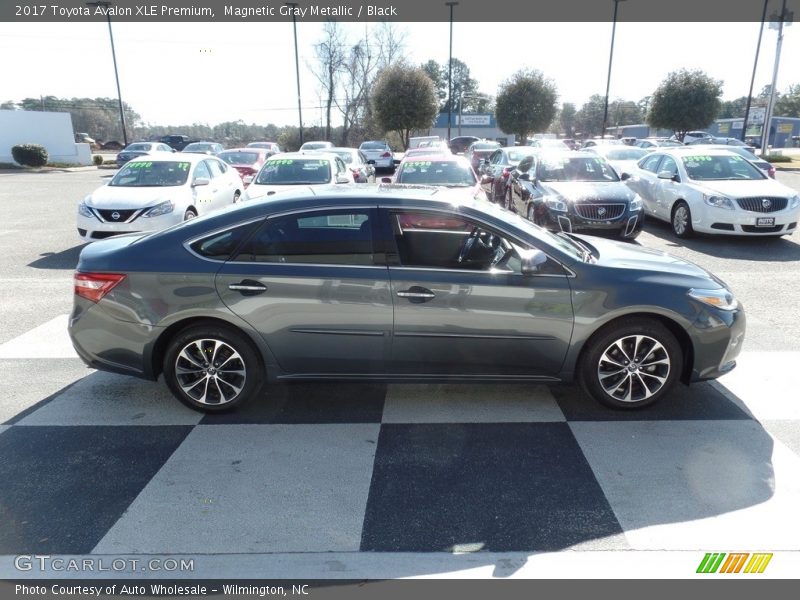 Magnetic Gray Metallic / Black 2017 Toyota Avalon XLE Premium