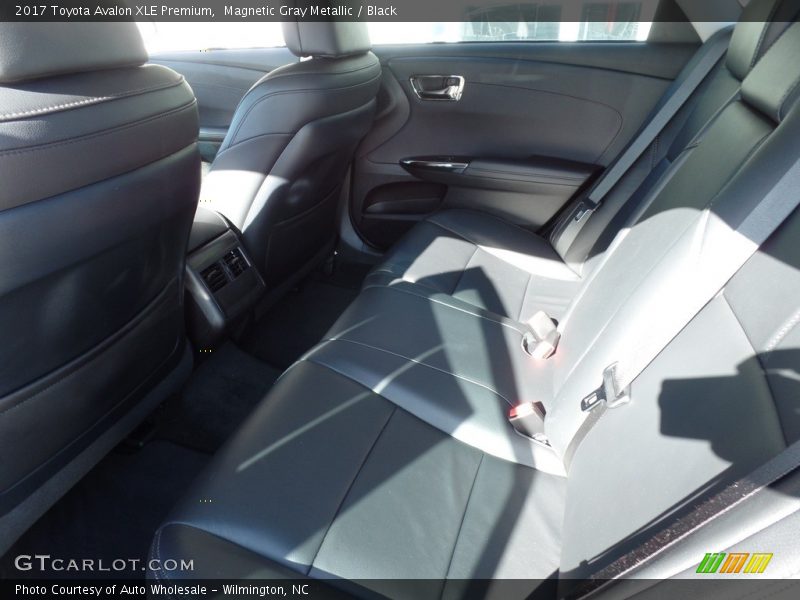 Magnetic Gray Metallic / Black 2017 Toyota Avalon XLE Premium