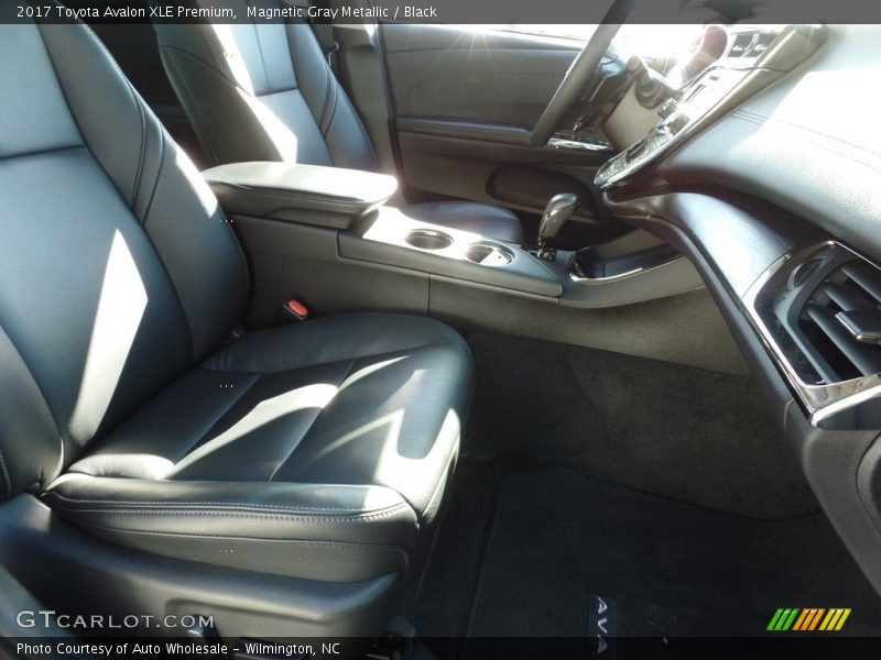 Magnetic Gray Metallic / Black 2017 Toyota Avalon XLE Premium