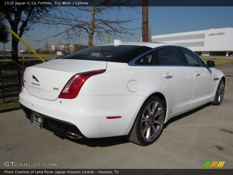 Fuji White / Cashew 2018 Jaguar XJ XJL Portfolio