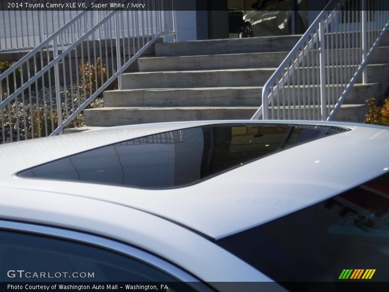 Super White / Ivory 2014 Toyota Camry XLE V6