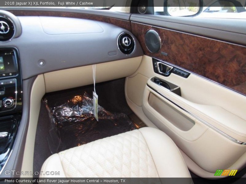 Fuji White / Cashew 2018 Jaguar XJ XJL Portfolio