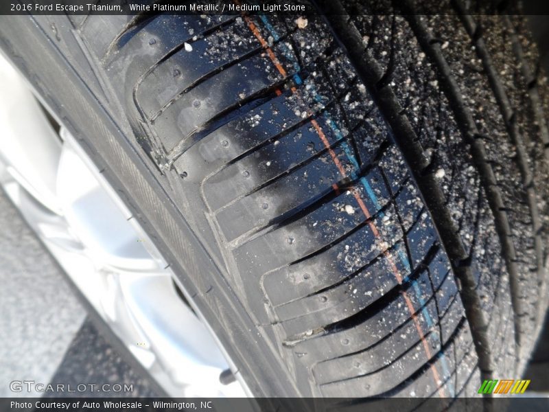 White Platinum Metallic / Medium Light Stone 2016 Ford Escape Titanium