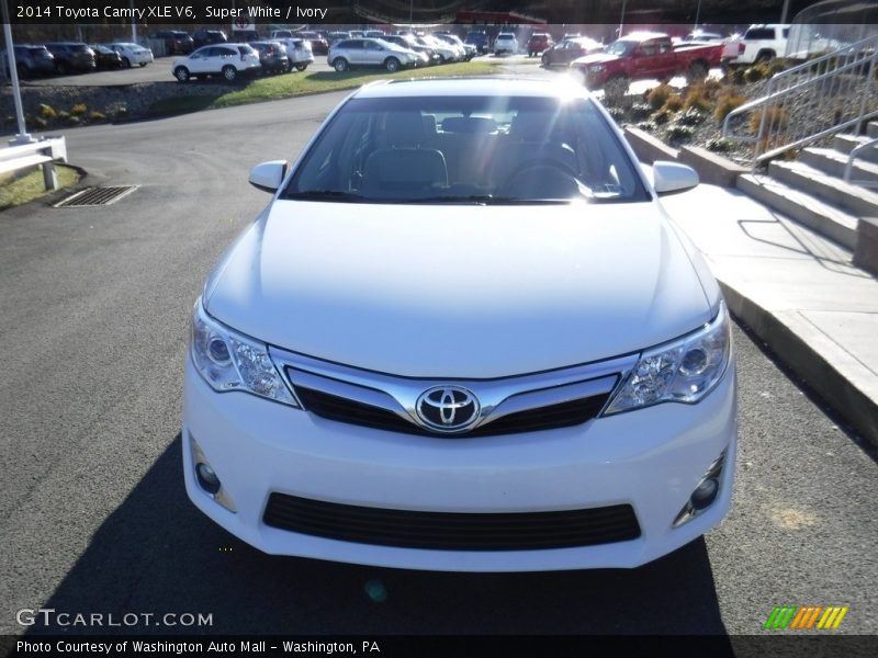 Super White / Ivory 2014 Toyota Camry XLE V6