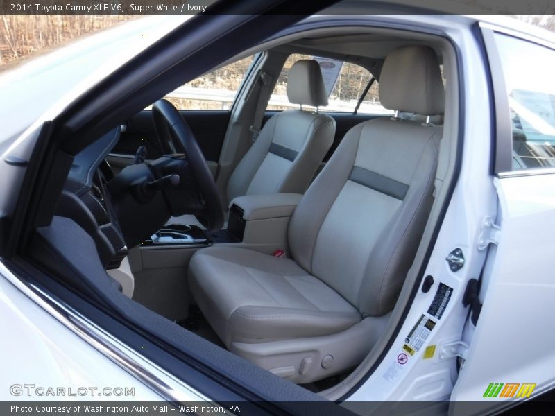 Super White / Ivory 2014 Toyota Camry XLE V6