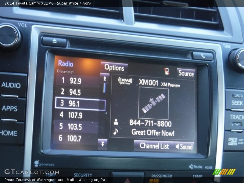 Super White / Ivory 2014 Toyota Camry XLE V6