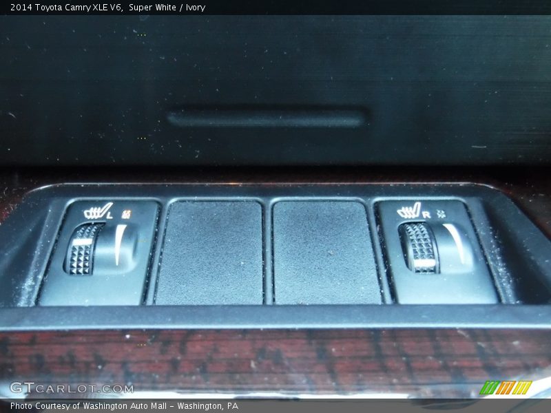 Super White / Ivory 2014 Toyota Camry XLE V6