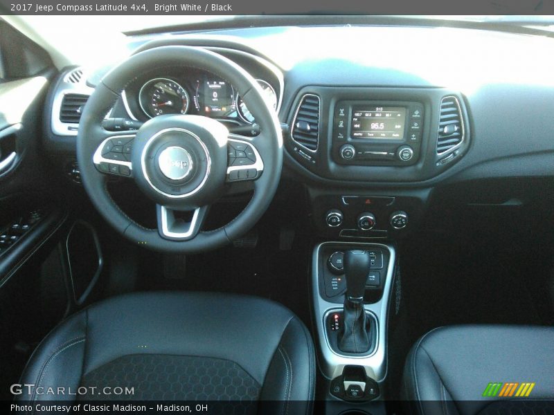 Bright White / Black 2017 Jeep Compass Latitude 4x4