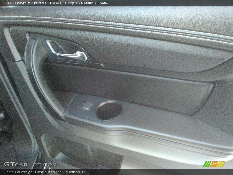 Tungsten Metallic / Ebony 2016 Chevrolet Traverse LT AWD