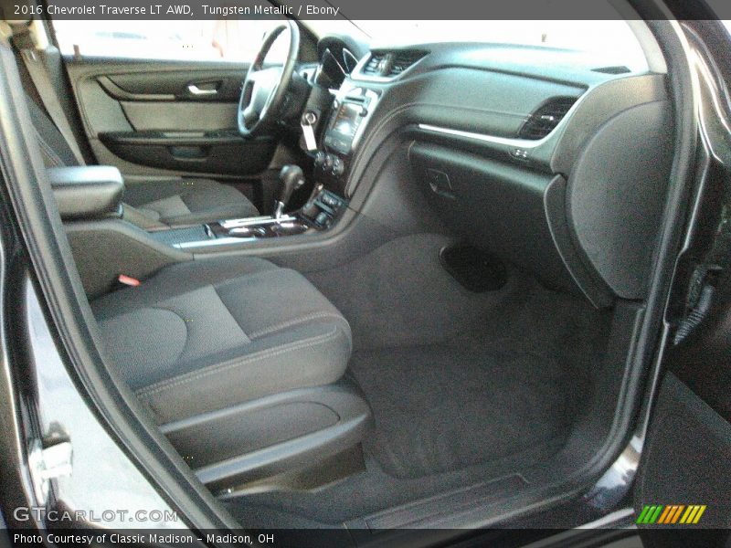 Tungsten Metallic / Ebony 2016 Chevrolet Traverse LT AWD