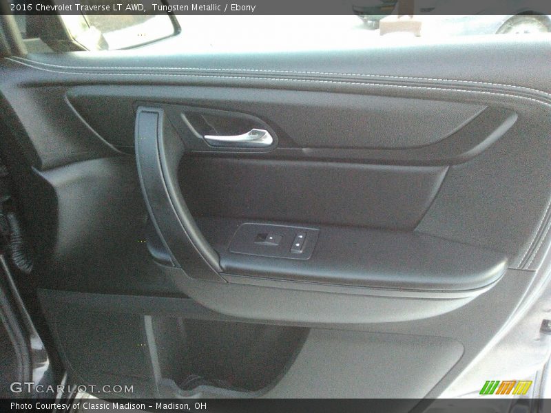Tungsten Metallic / Ebony 2016 Chevrolet Traverse LT AWD