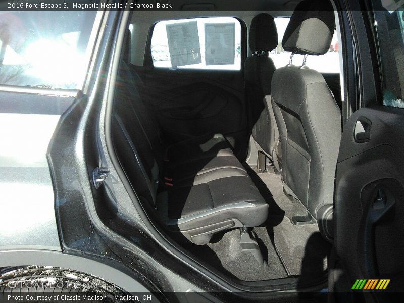 Magnetic Metallic / Charcoal Black 2016 Ford Escape S