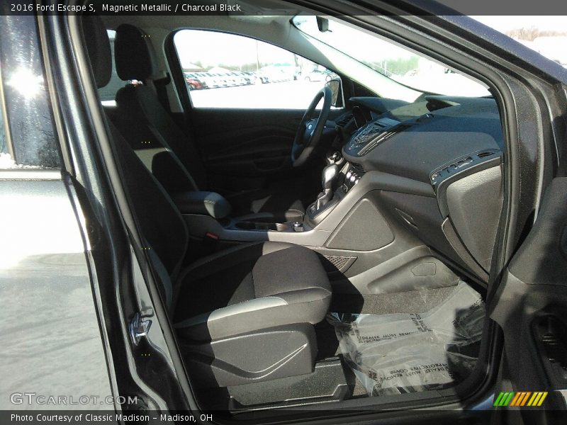 Magnetic Metallic / Charcoal Black 2016 Ford Escape S