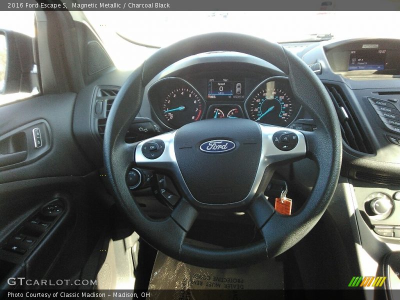 Magnetic Metallic / Charcoal Black 2016 Ford Escape S