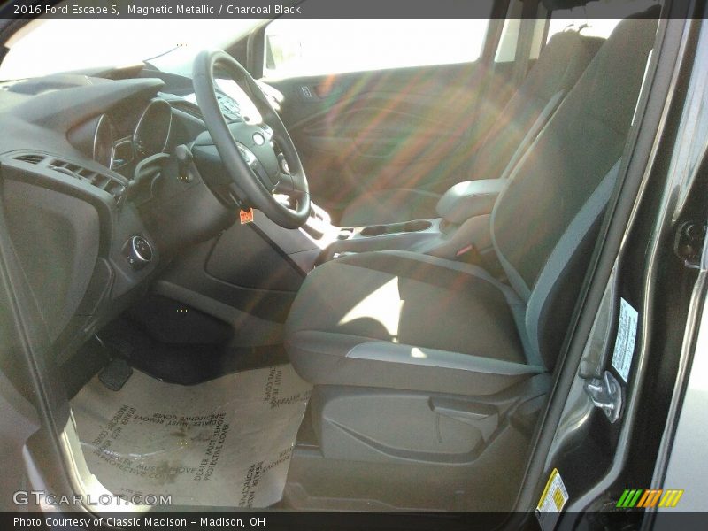 Magnetic Metallic / Charcoal Black 2016 Ford Escape S
