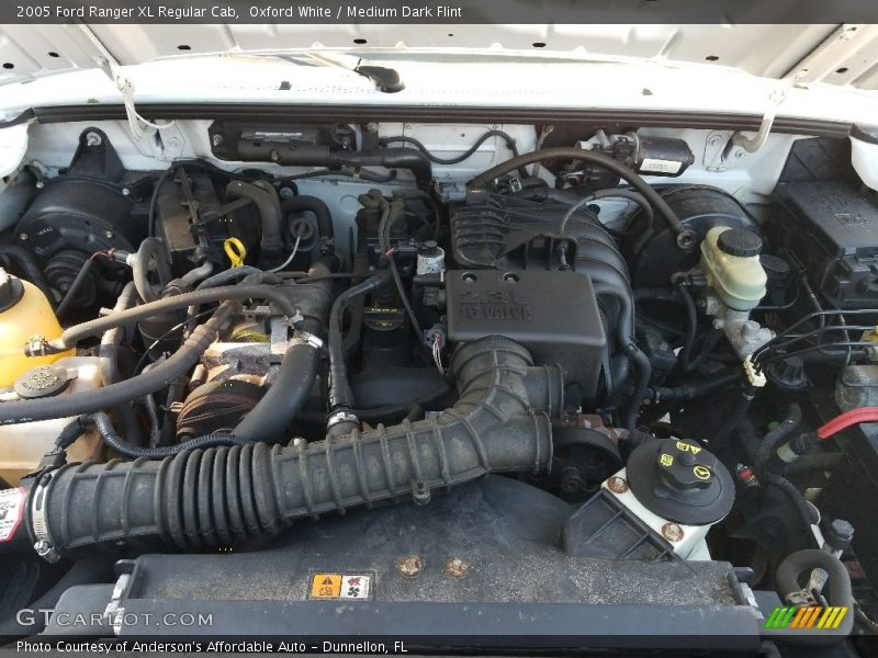 Oxford White / Medium Dark Flint 2005 Ford Ranger XL Regular Cab