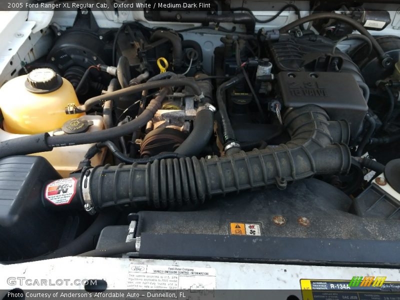 Oxford White / Medium Dark Flint 2005 Ford Ranger XL Regular Cab