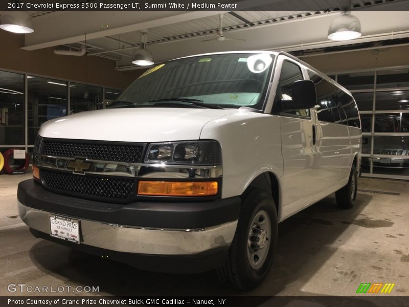 Summit White / Medium Pewter 2017 Chevrolet Express 3500 Passenger LT