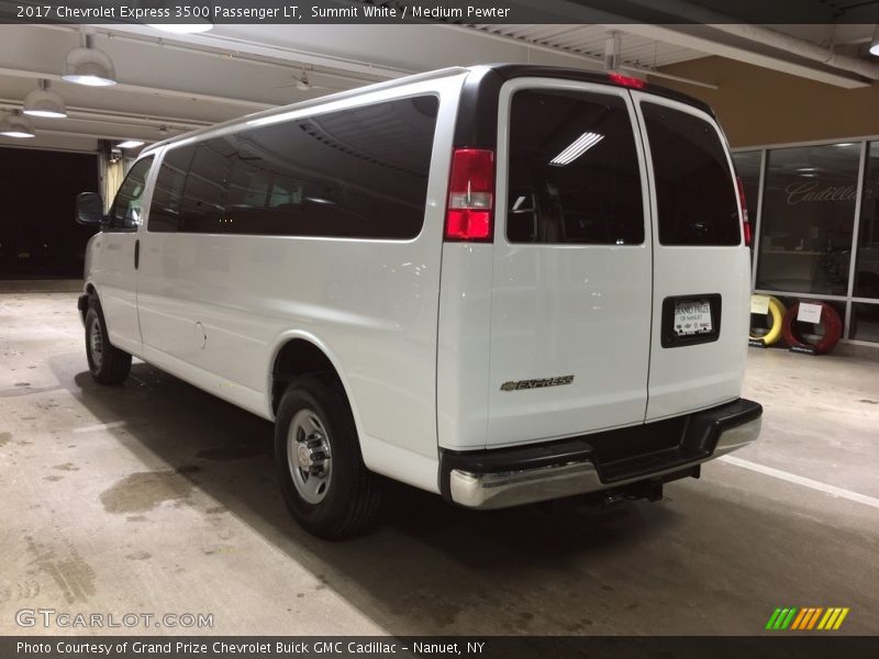 Summit White / Medium Pewter 2017 Chevrolet Express 3500 Passenger LT