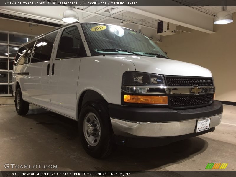 Summit White / Medium Pewter 2017 Chevrolet Express 3500 Passenger LT