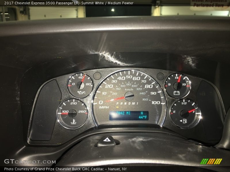 Summit White / Medium Pewter 2017 Chevrolet Express 3500 Passenger LT