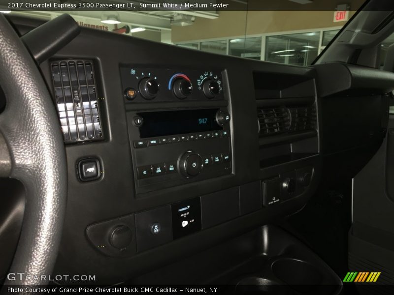 Summit White / Medium Pewter 2017 Chevrolet Express 3500 Passenger LT