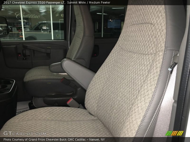 Summit White / Medium Pewter 2017 Chevrolet Express 3500 Passenger LT