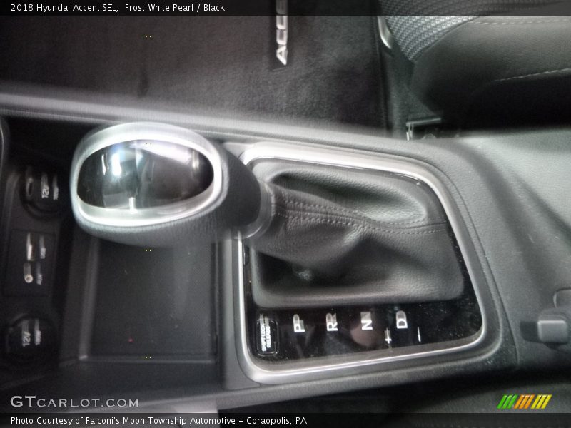 Frost White Pearl / Black 2018 Hyundai Accent SEL