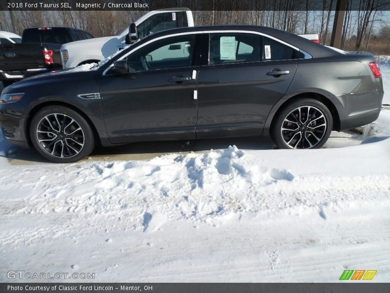 Magnetic / Charcoal Black 2018 Ford Taurus SEL