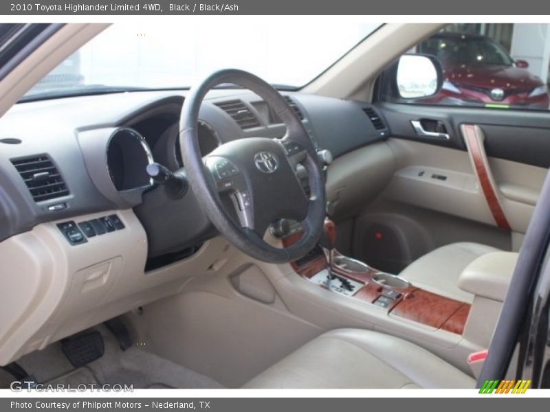 Black / Black/Ash 2010 Toyota Highlander Limited 4WD