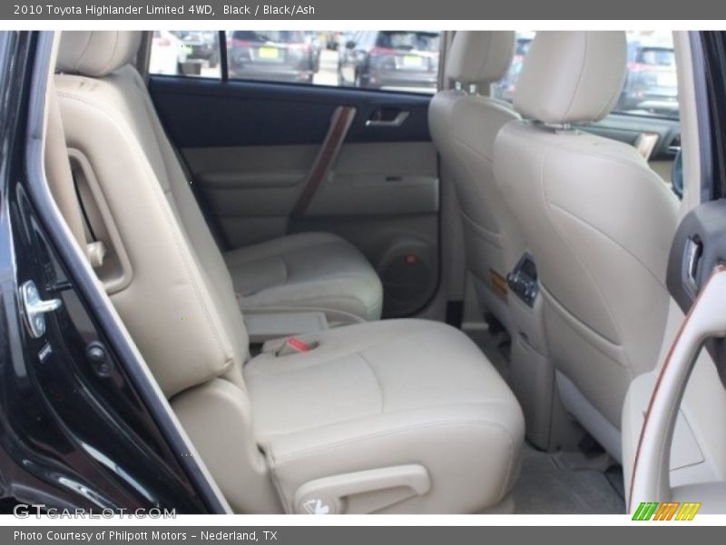 Black / Black/Ash 2010 Toyota Highlander Limited 4WD