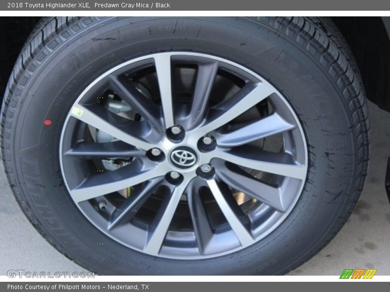 Predawn Gray Mica / Black 2018 Toyota Highlander XLE
