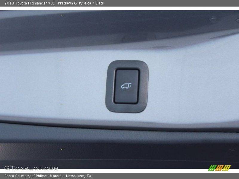 Predawn Gray Mica / Black 2018 Toyota Highlander XLE