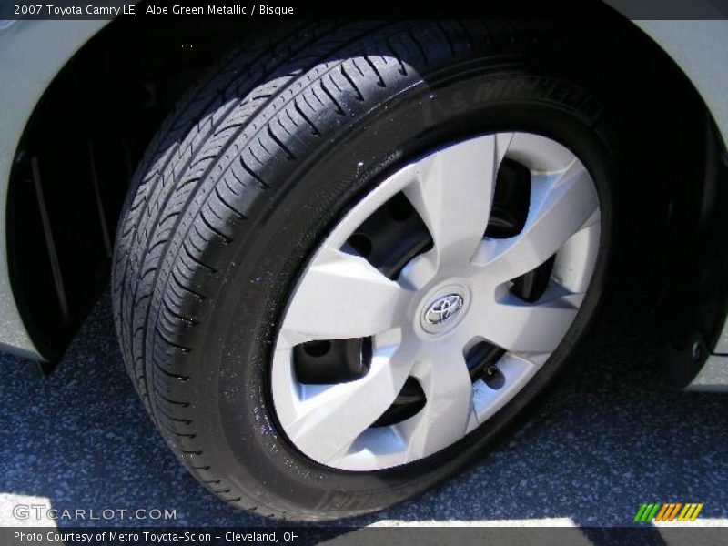 Aloe Green Metallic / Bisque 2007 Toyota Camry LE