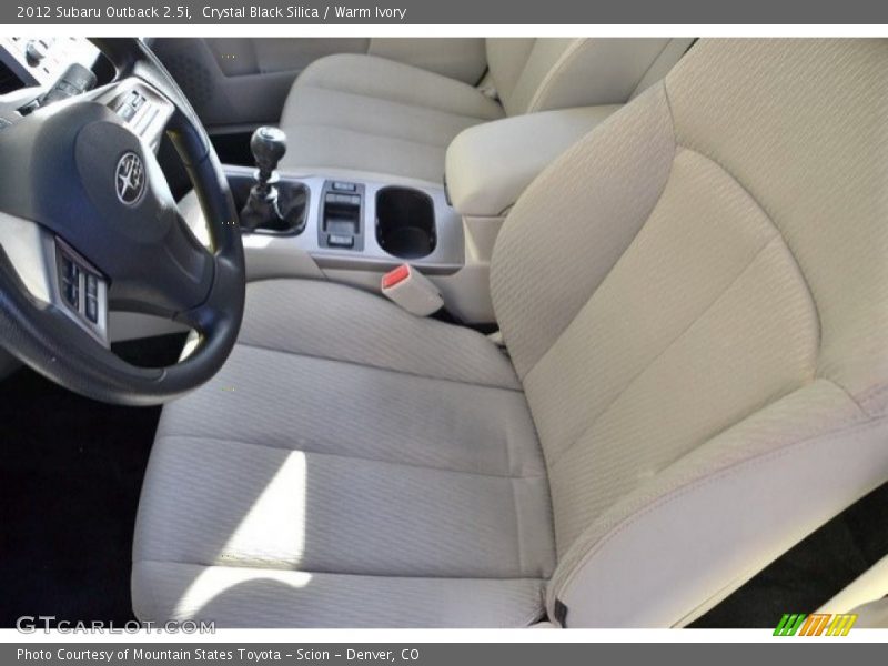 Crystal Black Silica / Warm Ivory 2012 Subaru Outback 2.5i