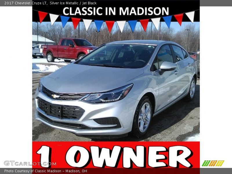 Silver Ice Metallic / Jet Black 2017 Chevrolet Cruze LT