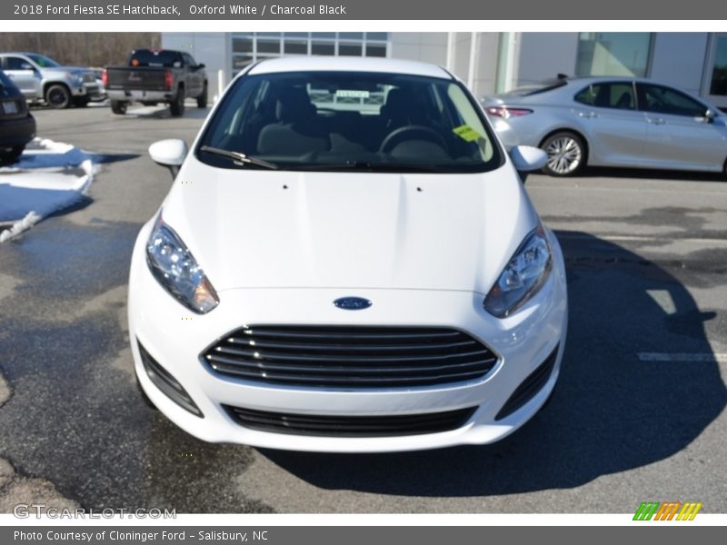 Oxford White / Charcoal Black 2018 Ford Fiesta SE Hatchback