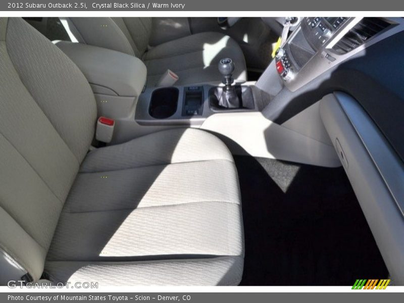 Crystal Black Silica / Warm Ivory 2012 Subaru Outback 2.5i