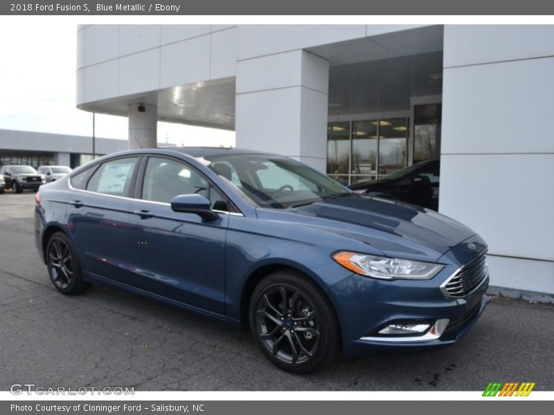 Front 3/4 View of 2018 Fusion S