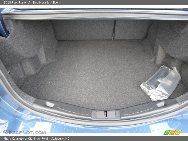  2018 Fusion S Trunk