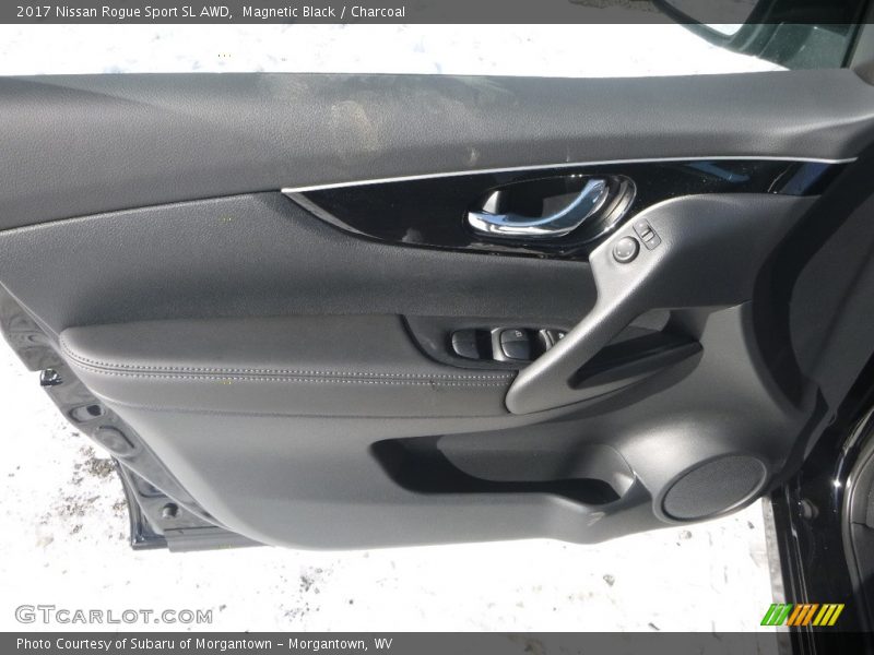 Magnetic Black / Charcoal 2017 Nissan Rogue Sport SL AWD
