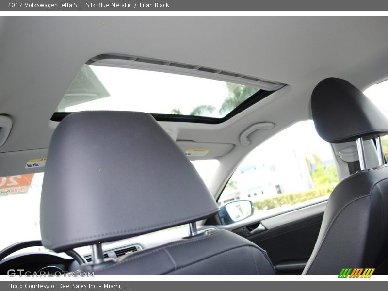 Silk Blue Metallic / Titan Black 2017 Volkswagen Jetta SE