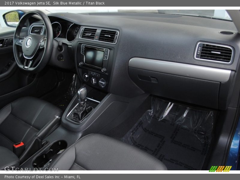 Silk Blue Metallic / Titan Black 2017 Volkswagen Jetta SE