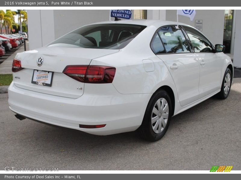 Pure White / Titan Black 2016 Volkswagen Jetta S