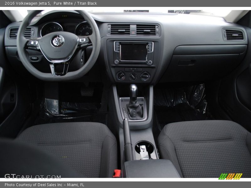 Pure White / Titan Black 2016 Volkswagen Jetta S