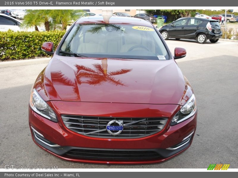 Flamenco Red Metallic / Soft Beige 2016 Volvo S60 T5 Drive-E