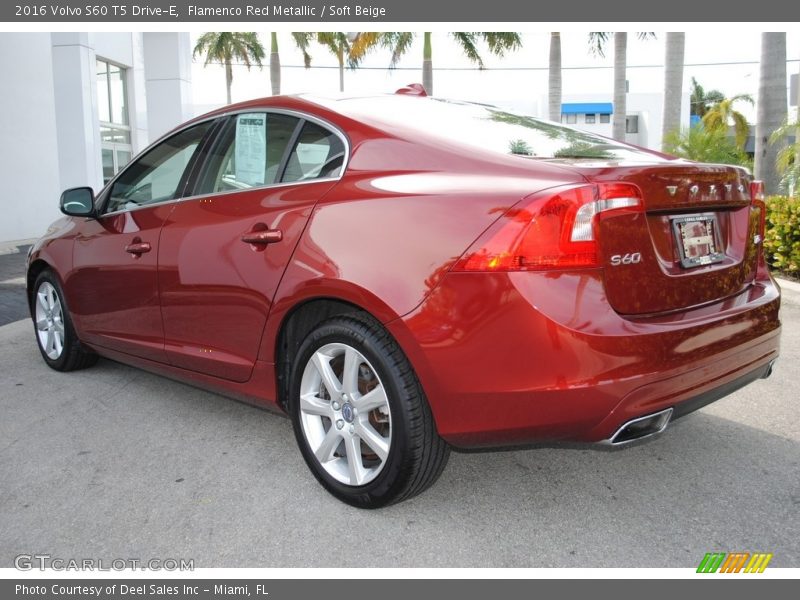 Flamenco Red Metallic / Soft Beige 2016 Volvo S60 T5 Drive-E