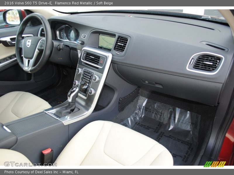 Flamenco Red Metallic / Soft Beige 2016 Volvo S60 T5 Drive-E
