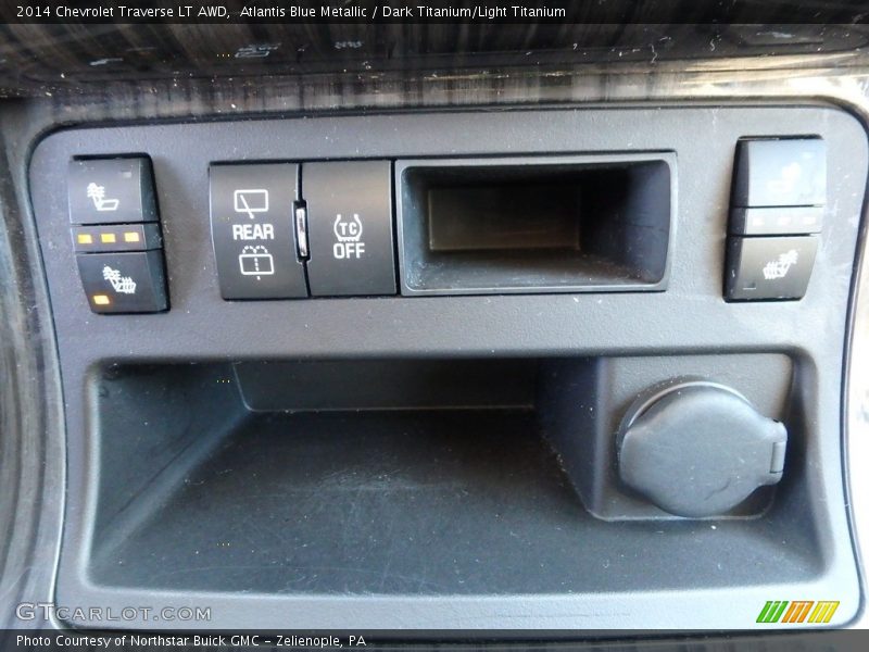 Atlantis Blue Metallic / Dark Titanium/Light Titanium 2014 Chevrolet Traverse LT AWD